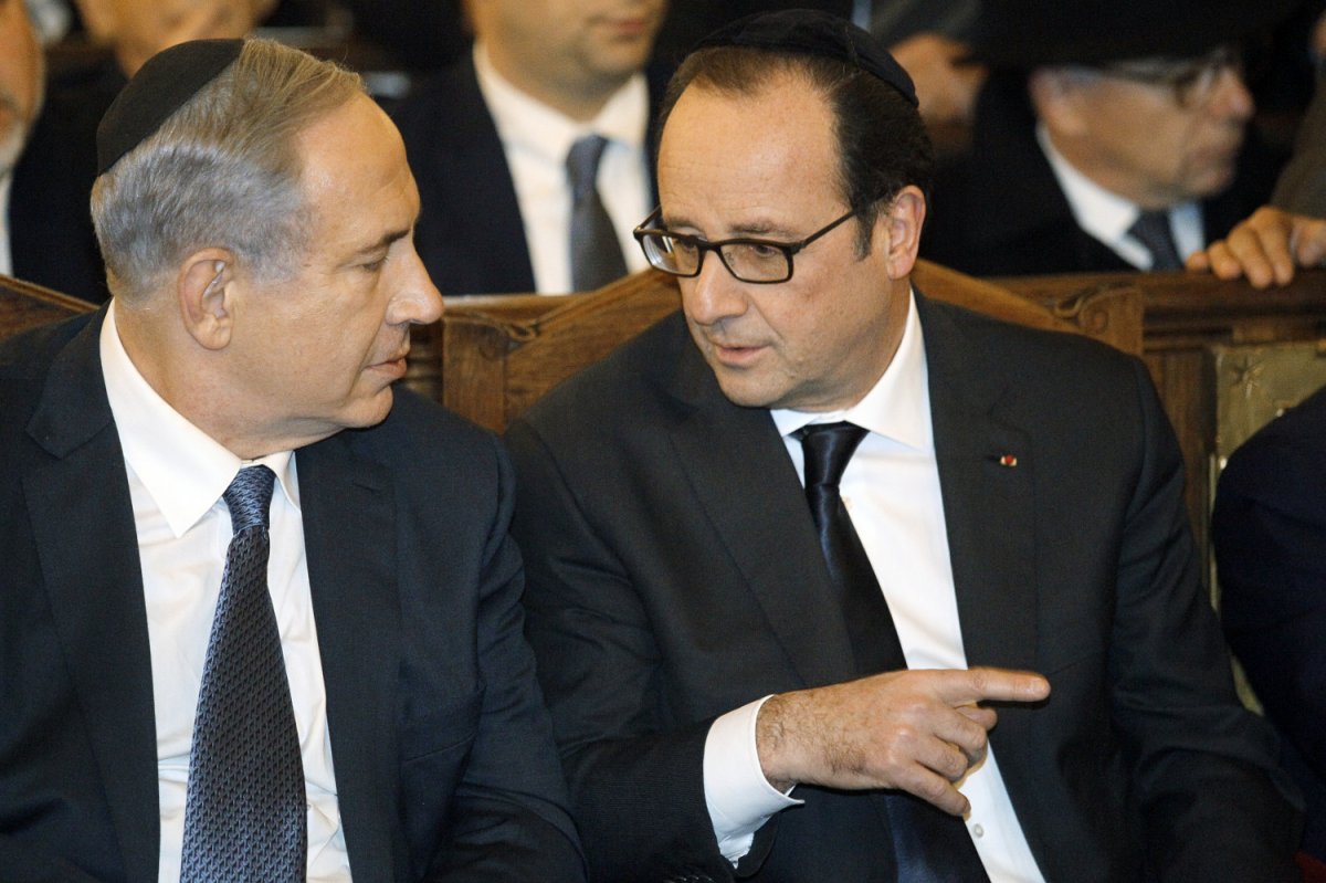 Benjámin Netanjahu és Francois Hollande